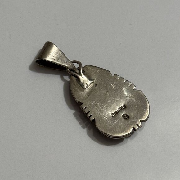 Native American Signed Spiny Pendant - Picture 4 of 4